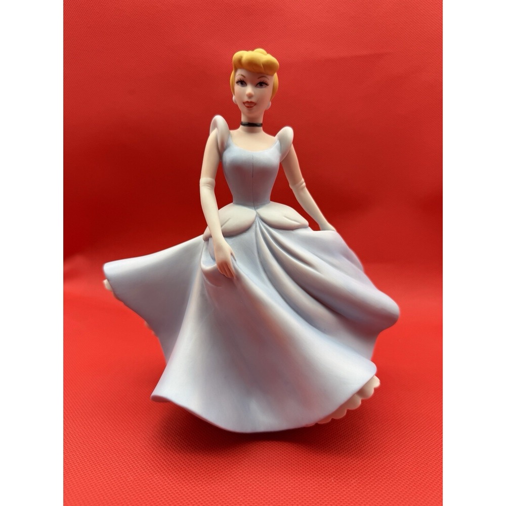 Vintage Disney Cinderella Revolving Music Box Figurine - Rare 8.25"